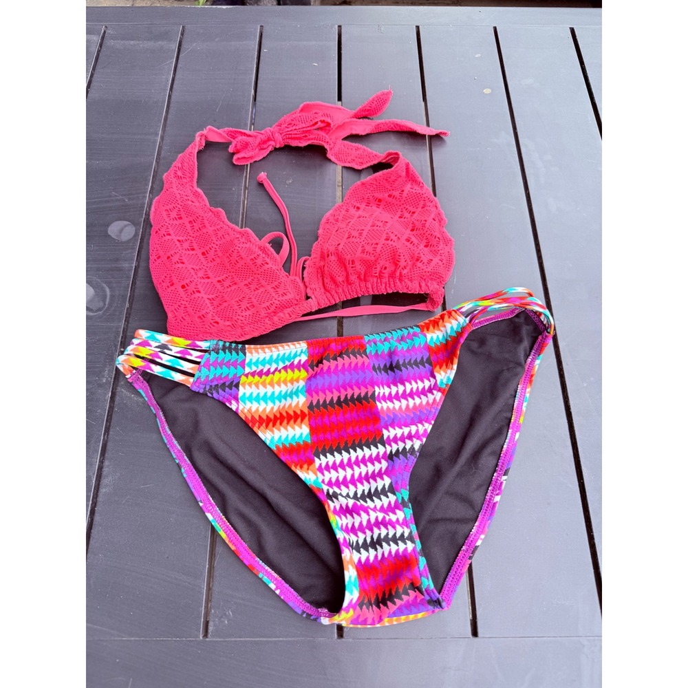 Mossimo Pink Crochet Halter Top M & Xhilaration Geometric Strappy Bottoms L Set